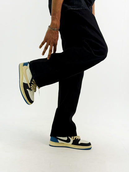 Semi Baggy Black Denim